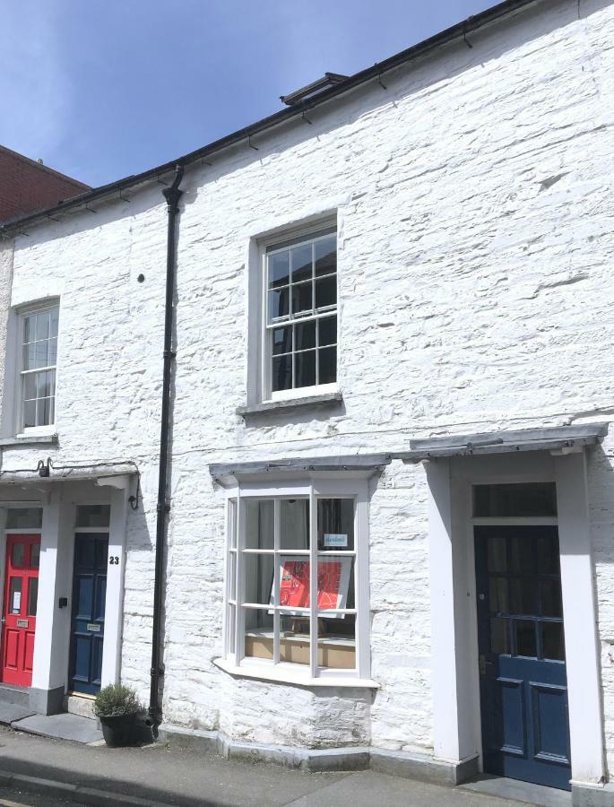 The Attic Apartment, Quay Street Studios Cardigan Dış mekan fotoğraf